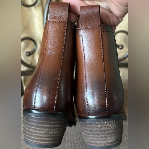 NIB women Sz 8 cognac cut out short low heel booties - Picture 9 of 12